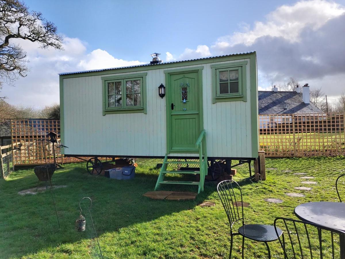 The Old Mill Shepherds Hut Okehampton Exterior foto