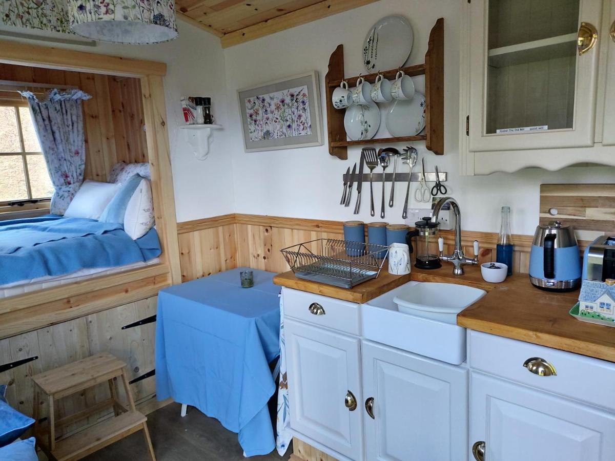 The Old Mill Shepherds Hut Okehampton Exterior foto